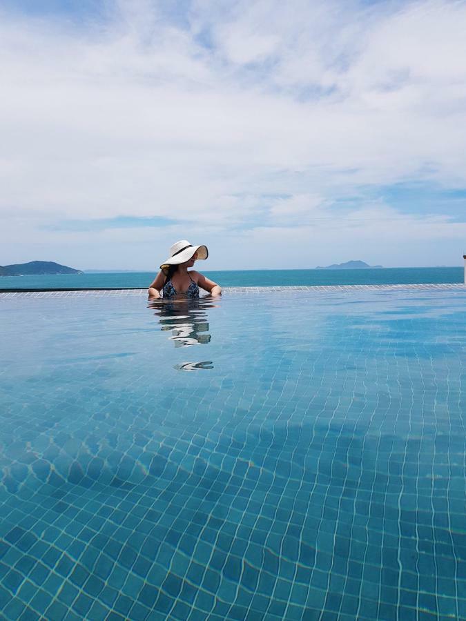 Vista Mar Ingleses - Infinity Pool Apartment